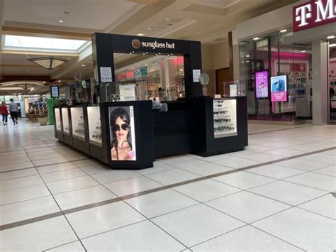 sunglass hut brookfield